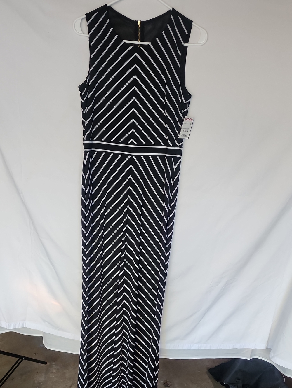 Sleeveless Black and White Chevron Maxi Dress